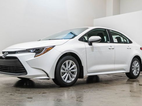 New 2026 Toyota Corolla LE FWD image 3