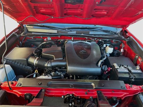 Used 2021 Toyota Tacoma TRD Sport image 27