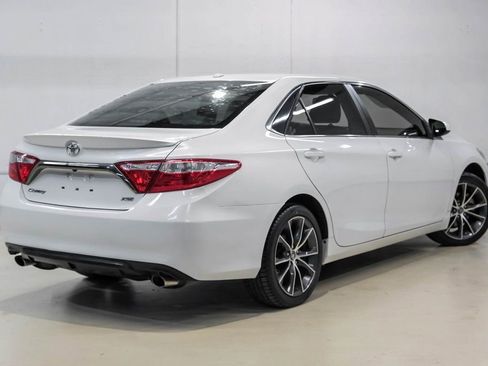 Used 2015 Toyota Camry XSE image 9