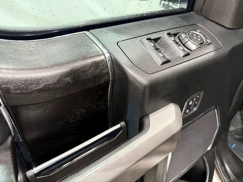 Used 2019 Ford F150 Platinum w/ Equipment Group 701A Luxury image 16