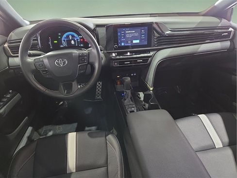 Certified 2025 Toyota Camry SE image 11