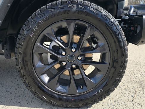 Used 2025 Jeep Wrangler Unlimited Sahara image 21