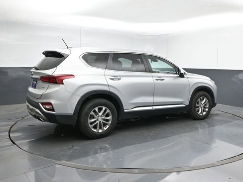 Used 2020 Hyundai Santa Fe SE image 5