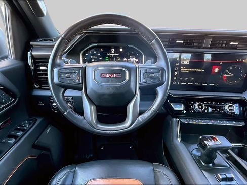 Used 2023 GMC Sierra 1500 AT4 w/ AT4 Premium Package AWD/4WD image 8