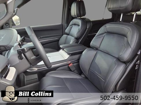New 2025 Lincoln Navigator Reserve w/ Jet Appearance Package image 3