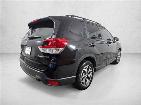 Used 2023 Subaru Forester Premium AWD/4WD image 4