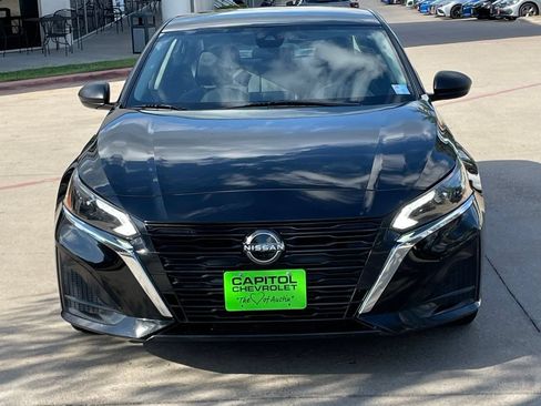 Used 2024 Nissan Altima 2.5 SV FWD image 7