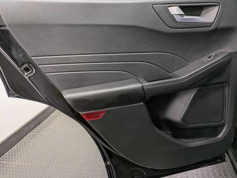 Used 2024 Ford Escape Platinum image 23