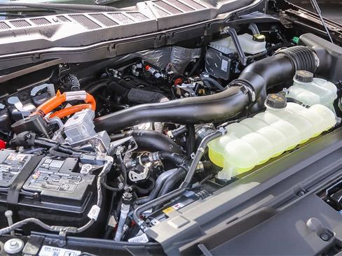 New 2025 Ford F150 Lariat w/ Equipment Group 501A Mid image 27