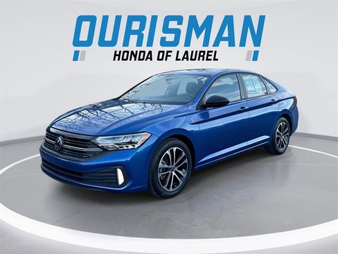 Used 2024 Volkswagen Jetta Sport image 1