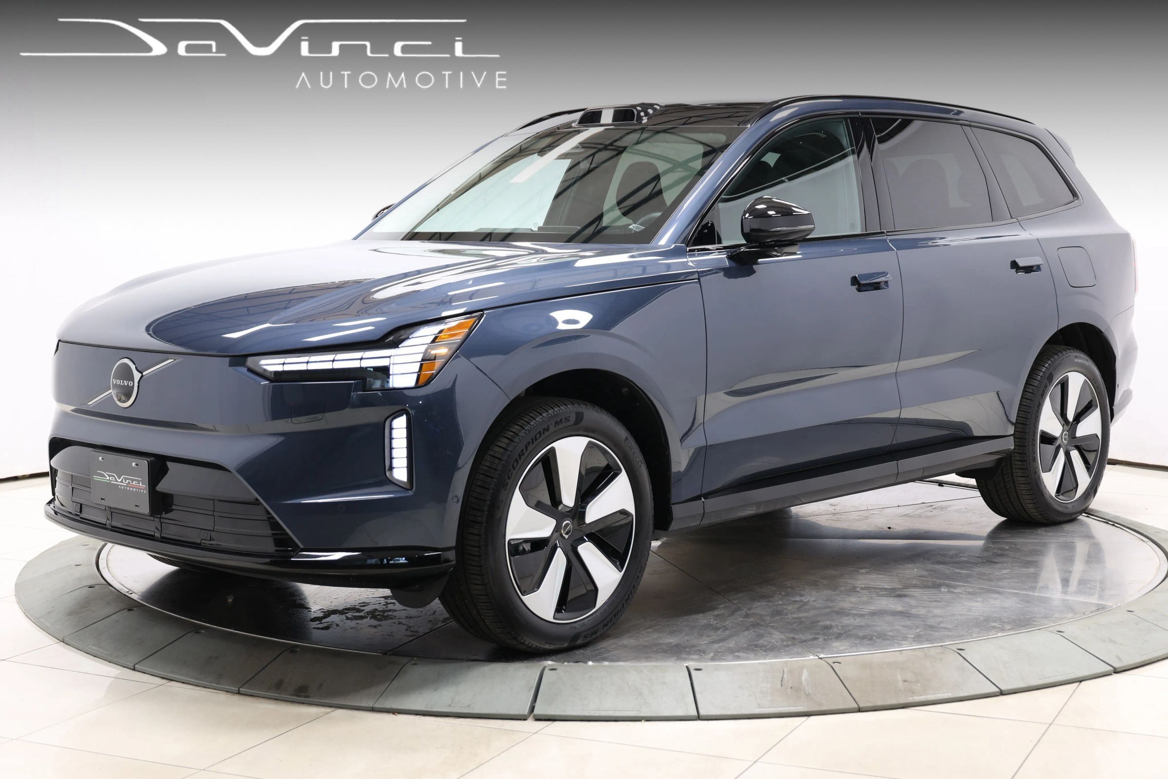 Used 2025 Volvo EX90 Plus AWD/4WD image 1