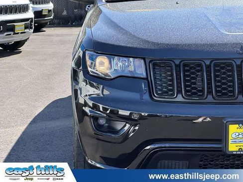 Used 2022 Jeep Grand Cherokee Laredo X AWD/4WD image 8