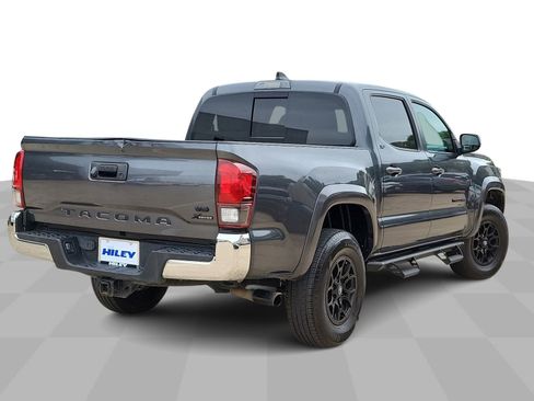 Used 2022 Toyota Tacoma SR5 RWD image 8