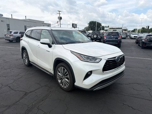 Used 2021 Toyota Highlander Platinum AWD/4WD image 4