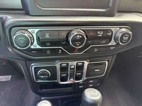Used 2018 Jeep Wrangler Unlimited Sport S AWD/4WD image 20