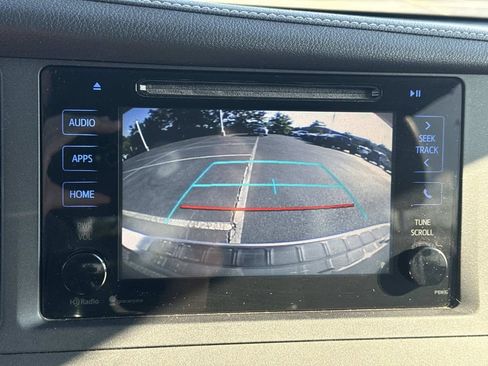 Used 2015 Toyota Sienna XLE AWD/4WD image 39