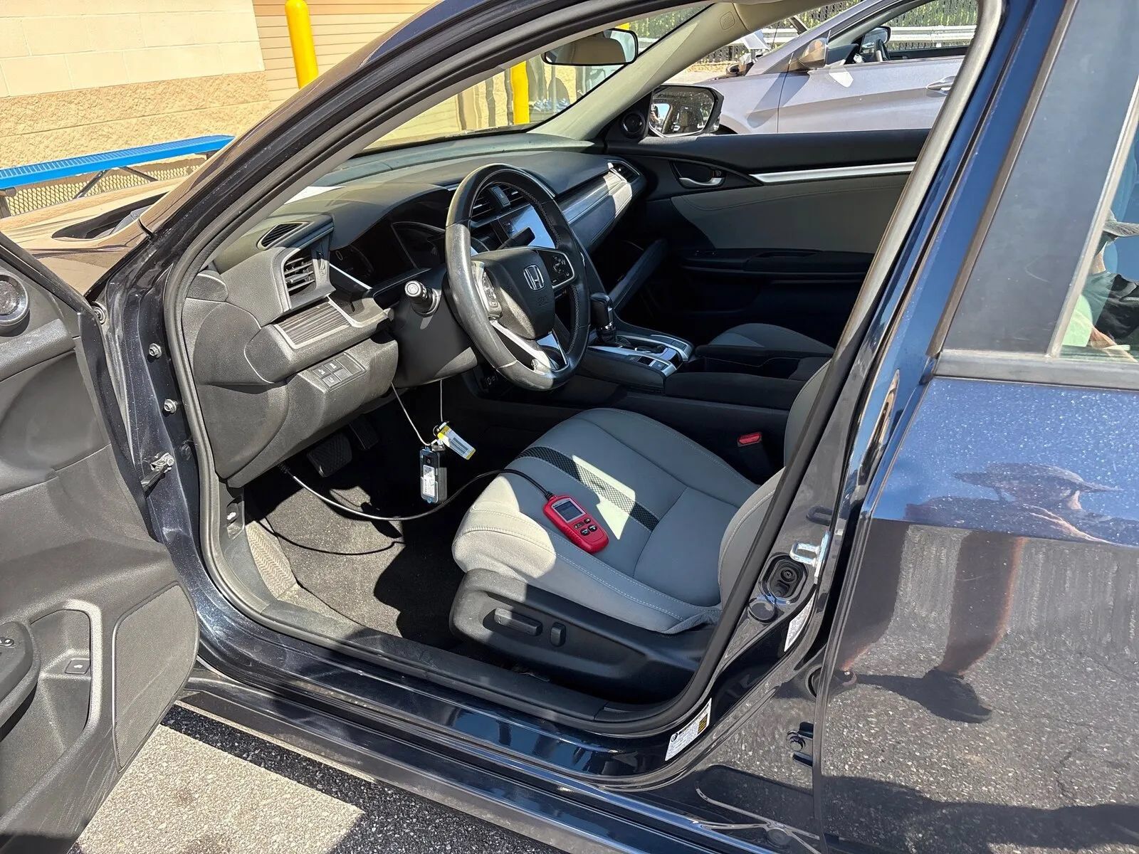 Used 2021 Honda Civic EX image 4