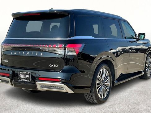 Certified 2025 INFINITI QX80 Luxe image 2