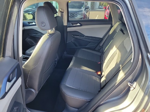 Certified 2024 Volkswagen Taos SE w/ Panoramic Sunroof Package FWD image 10