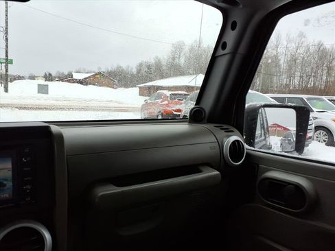 Used 2010 Jeep Wrangler Unlimited Sahara w/ Dual Top Group image 18