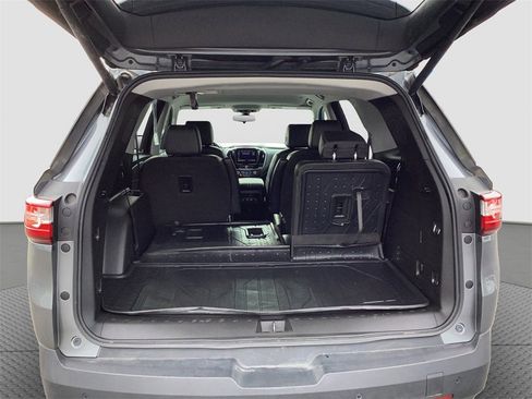 Used 2020 Chevrolet Traverse LT image 31