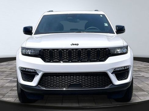 Used 2024 Jeep Grand Cherokee Limited w/ Black Appearance Package RWD image 3