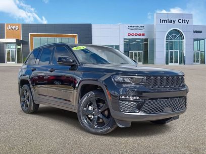 Used 2025 Jeep Grand Cherokee Limited w/ Black Appearance Package