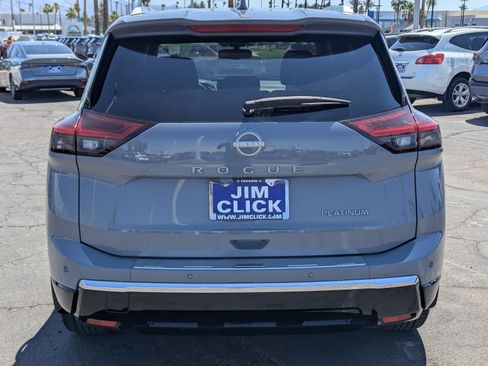 Used 2024 Nissan Rogue Platinum FWD image 3