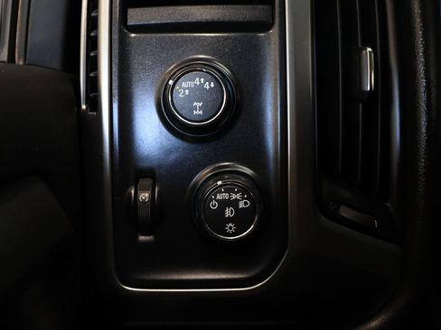 Used 2017 Chevrolet Silverado 1500 LT w/ Redline Edition AWD/4WD image 29