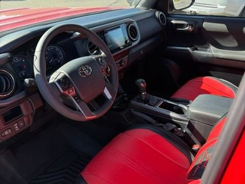 Certified 2019 Toyota Tacoma TRD Sport w/ Technology Package AWD/4WD image 14