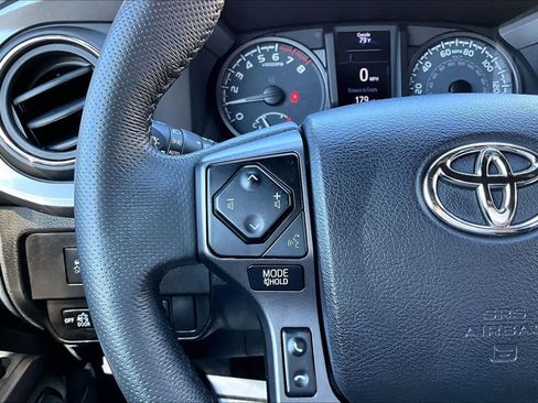 Used 2021 Toyota Tacoma TRD Sport AWD/4WD image 24