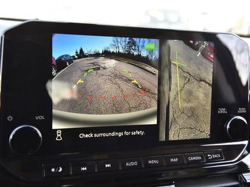 Certified 2025 Nissan Pathfinder SL w/ SL Premium Package AWD/4WD image 14