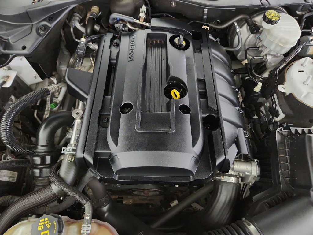 Used 2018 Ford Mustang Coupe RWD image 30