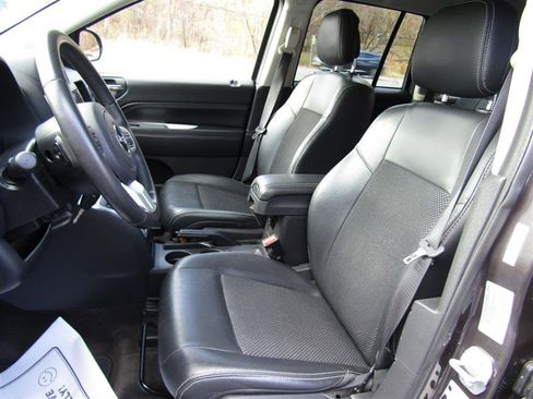 Used 2017 Jeep Compass Latitude image 11