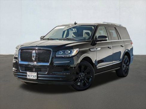 Used 2024 Lincoln Navigator Reserve image 1