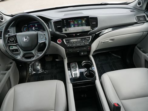 Used 2020 Honda Pilot Touring image 10