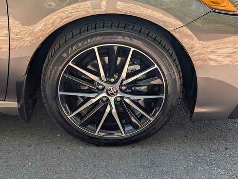 Used 2023 Toyota Camry SE image 7