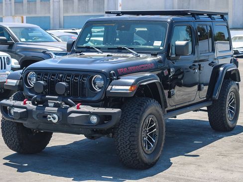 Used 2024 Jeep Wrangler Unlimited Rubicon AWD/4WD image 3