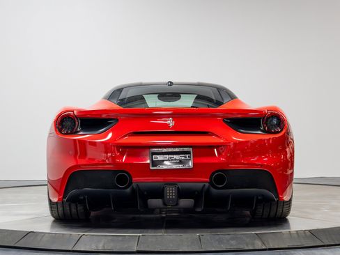 Used 2018 Ferrari 488 GTB image 42