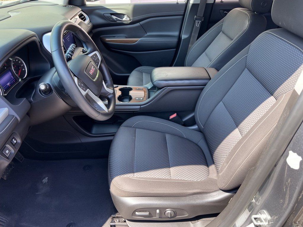Used 2021 GMC Acadia SLE w/ Driver Convenience Package FWD image 5