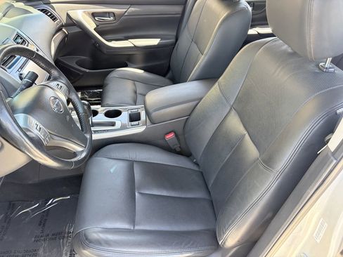 Used 2014 Nissan Altima 2.5 SL w/ Technology Package FWD image 18
