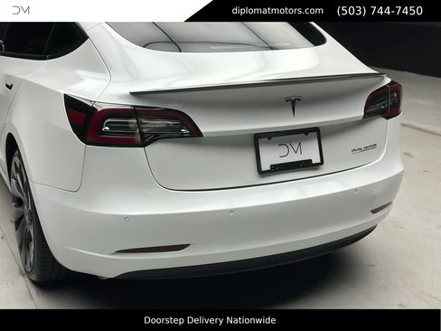 Used 2021 Tesla Model 3 Performance image 15