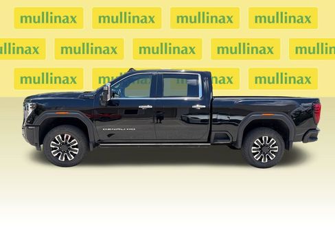 Used 2024 GMC Sierra 2500 Denali Ultimate AWD/4WD image 9