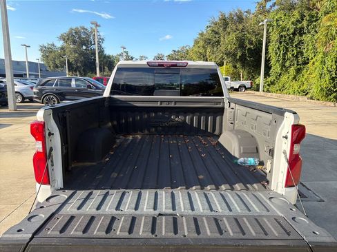 Used 2024 Chevrolet Silverado 1500 High Country w/ High Country Premium Package AWD/4WD image 32