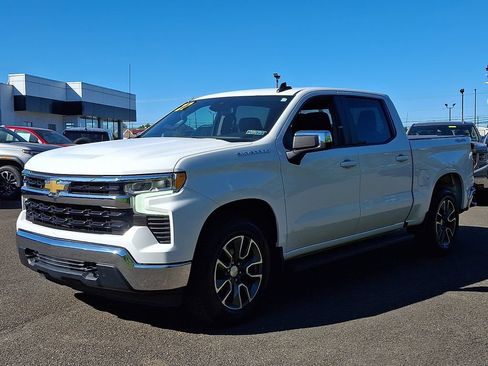 Certified 2022 Chevrolet Silverado 1500 LT AWD/4WD image 3
