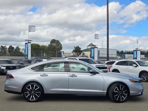 Used 2025 Honda Accord Touring image 8