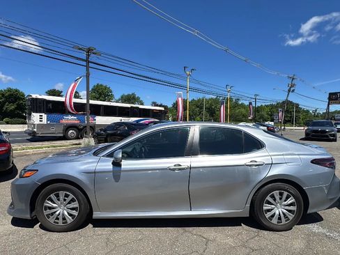 Used 2022 Toyota Camry LE FWD image 8