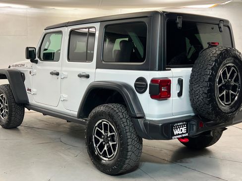 Certified 2025 Jeep Wrangler Unlimited Rubicon AWD/4WD image 3