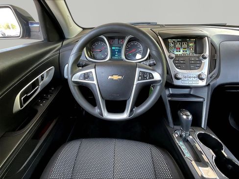 Used 2017 Chevrolet Equinox LT FWD image 8