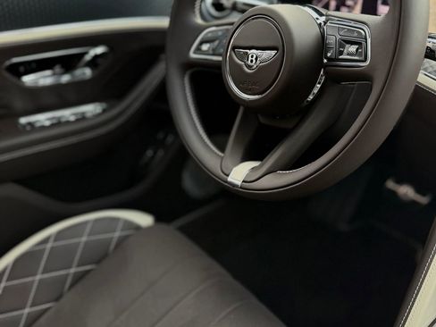 Used 2024 Bentley Flying Spur W12 image 8